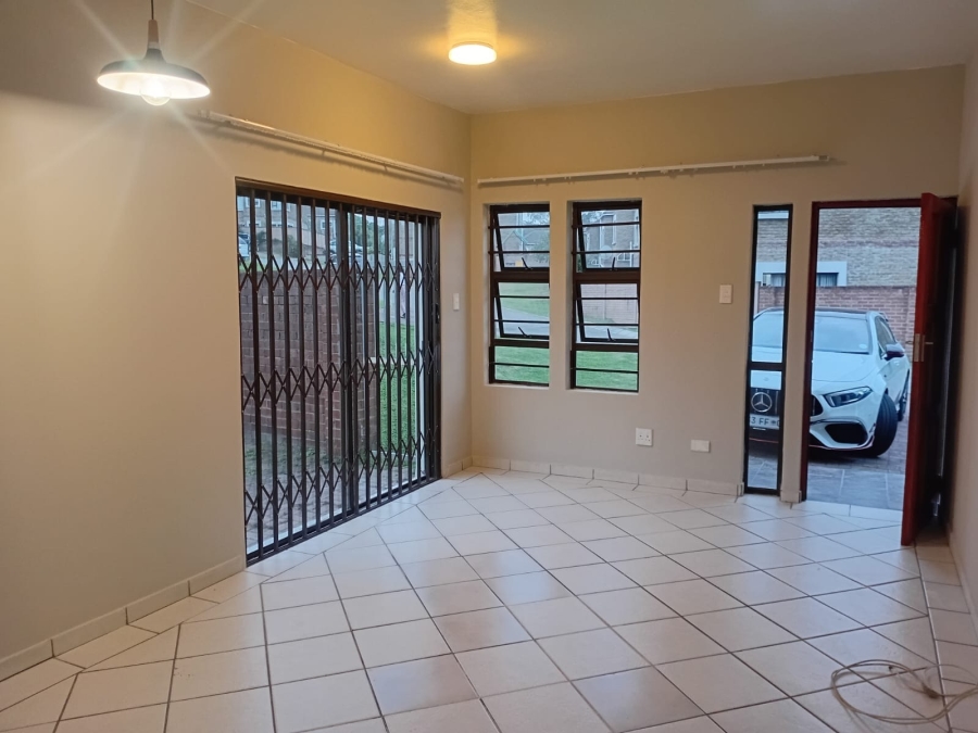 To Let 3 Bedroom Property for Rent in Abbotsford Eastern Cape